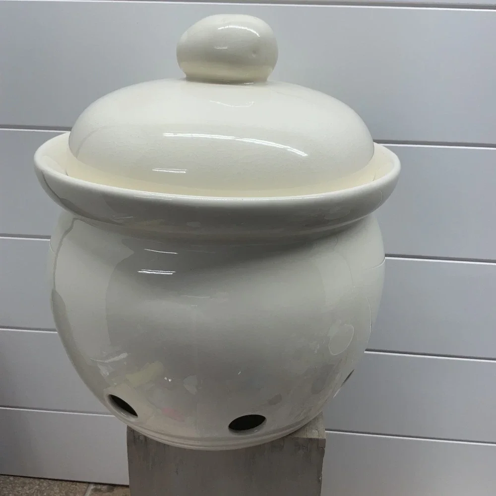 Claire Wilson Country Kitchen Ceramic Potato Canister Cream Farmhouse Crock Lid